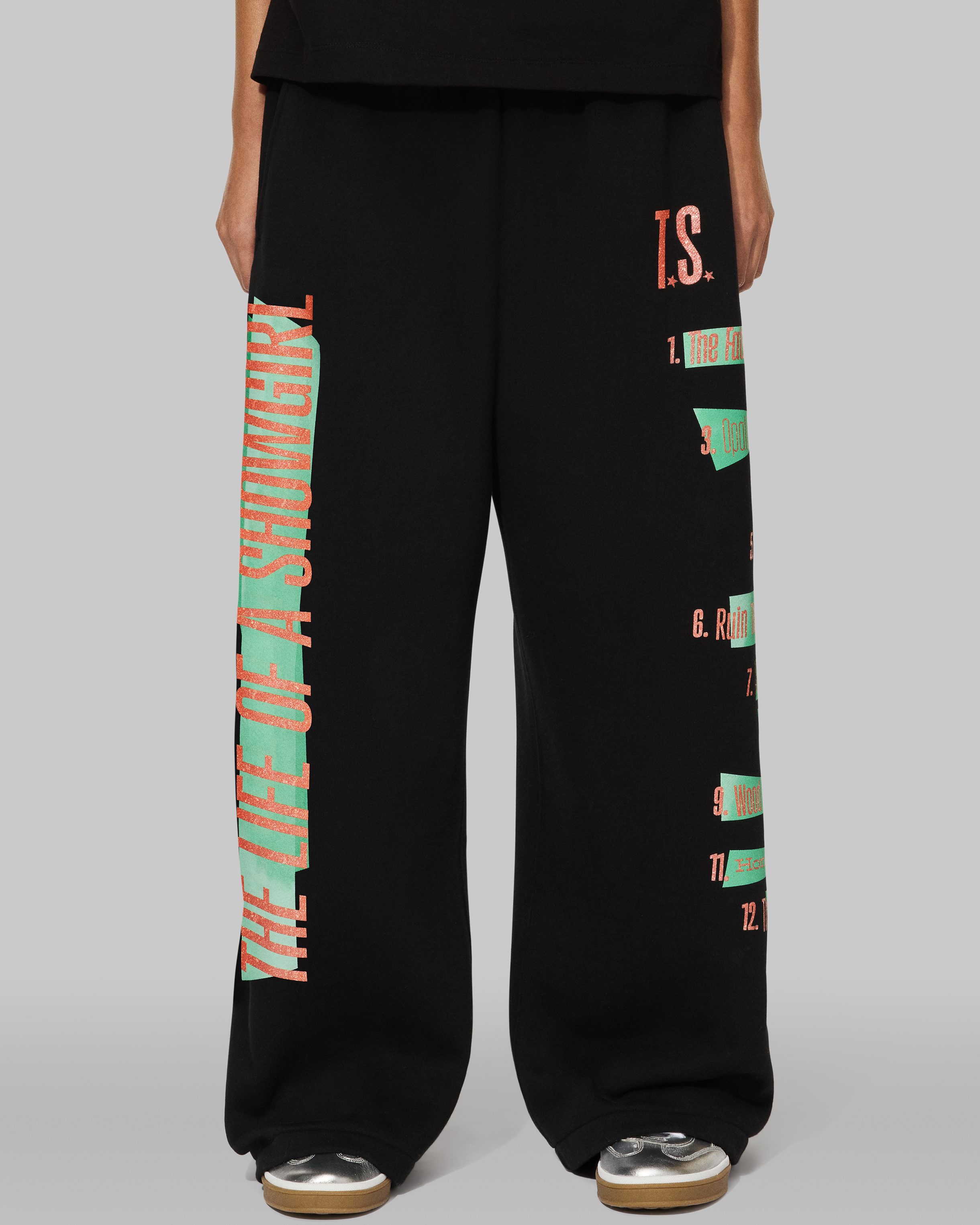 Taylor Swift - The Life of a Showgirl Tracklist Black Sweatpants