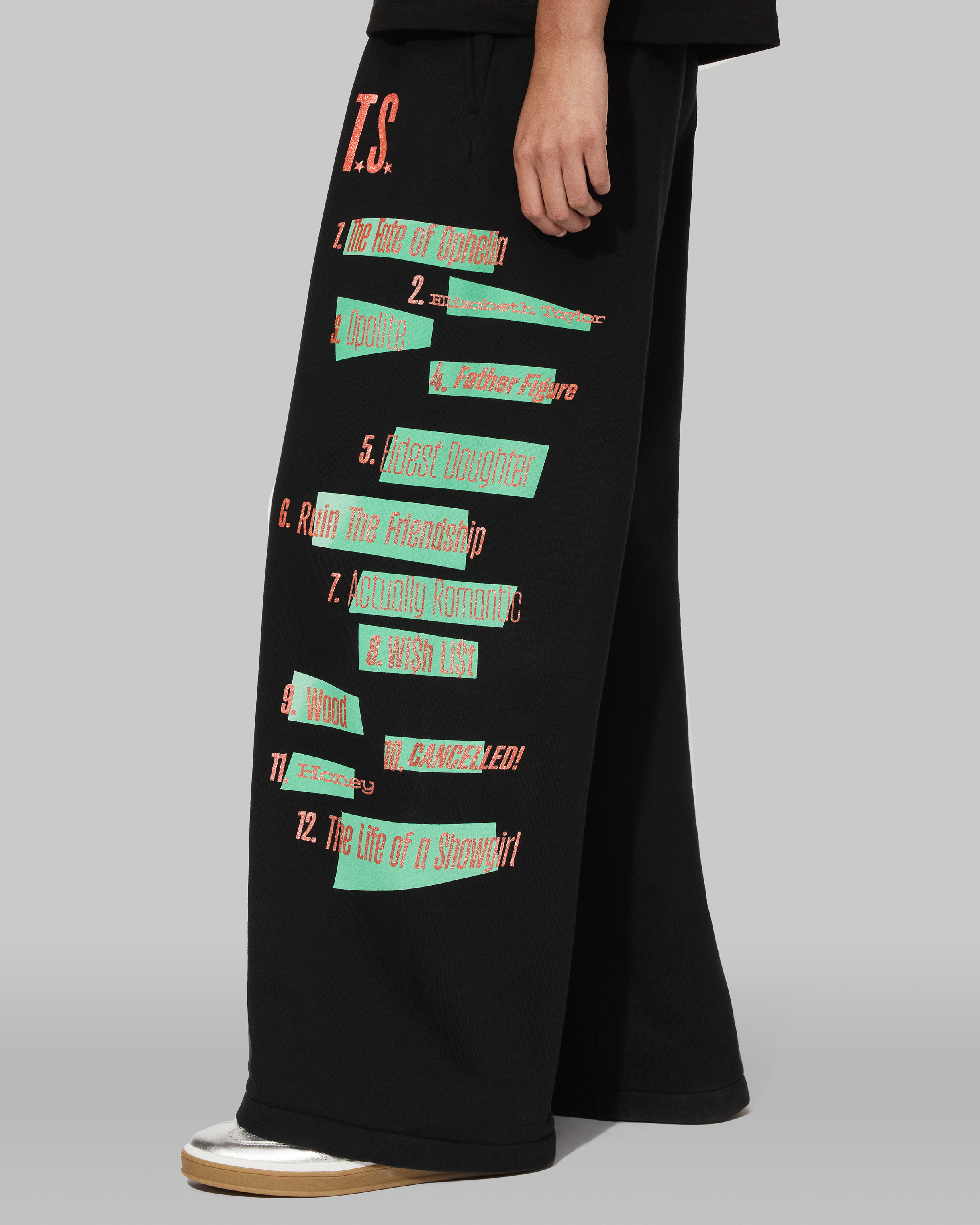 Taylor Swift - The Life of a Showgirl Tracklist Black Sweatpants