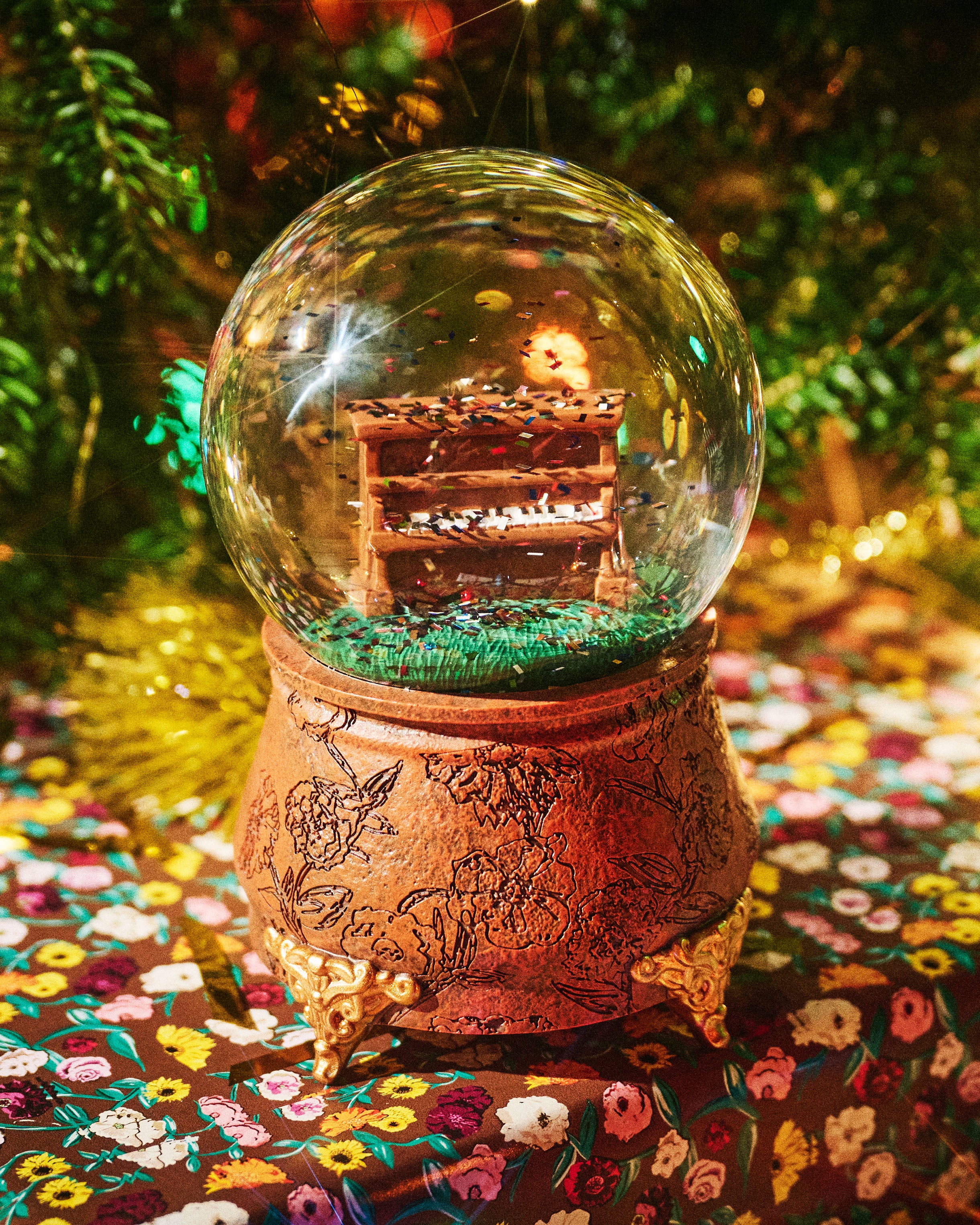 Taylor Swift | The Eras Tour Acoustic Piano Snow Globe – Taylor