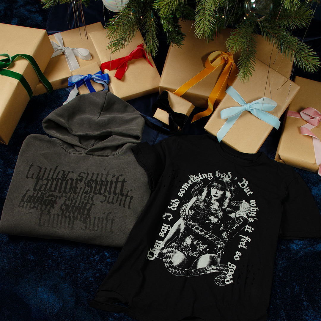 Taylor Swift - There Will Be No Explanation There Will Just Be Reputation Oversized Hoodie